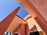 Casa, L