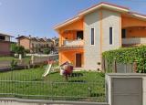 Casa, L