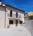 Casa, L