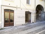 Superfici commerciali, L