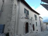 Appartamento, L