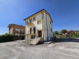 Appartamento, L