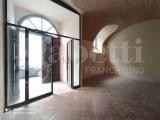 Superfici commerciali, L