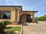 Casa, LATINA, 489.000 €, 242,00 mq