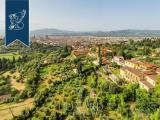 Casa, FIRENZE, <i>A richiesta</i>, 800,00 mq
