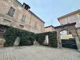 Casa, SASSUOLO, <i>A richiesta</i>, 900,00 mq