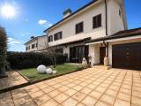 Casa, LOCATE DI TRIULZI, 445.000 €, 240,00 mq