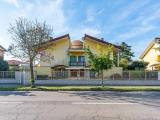 Casa, LAINATE, 345.000 €, 220,00 mq
