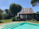 Casa, FIUMICINO, <i>A richiesta</i>, 350,00 mq