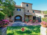 Casa, AREZZO, <i>A richiesta</i>, 350,00 mq