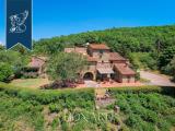 Casa, AREZZO, <i>A richiesta</i>, 530,00 mq