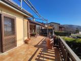 Casa, L