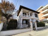 Casa, L